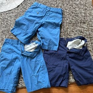 Vineyard vines boys size 12 shorts. Dark blue and a medium blue color.